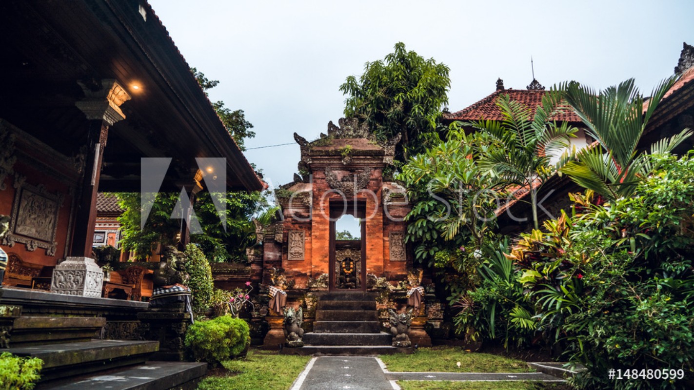 Bild på Balinese traditional temple and gate Ubud